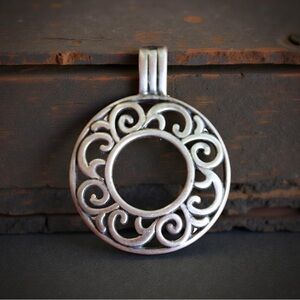 Elegant Silver Swirl Pendant